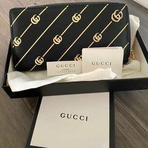 Gucci Calfskin Double G Wallet